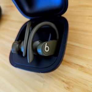 Powerbeats Pro Wireless